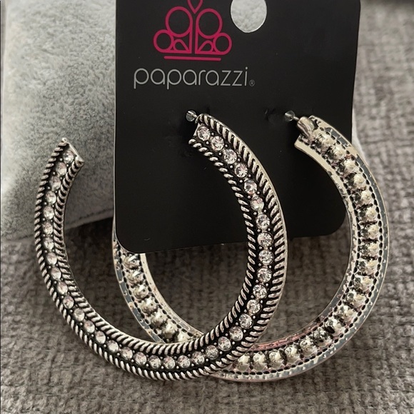 Paparazzi earrings - Picture 2 of 2